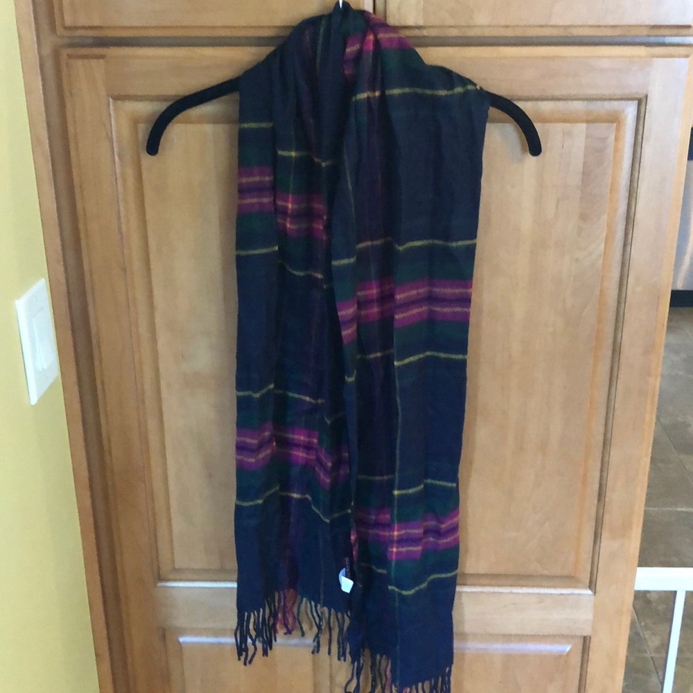 Merona scarf MAKE ME AN OFFER